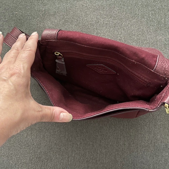 Fossil: Authentic leather wine expandable handbag with multi-compartments - Picture 7 of 14